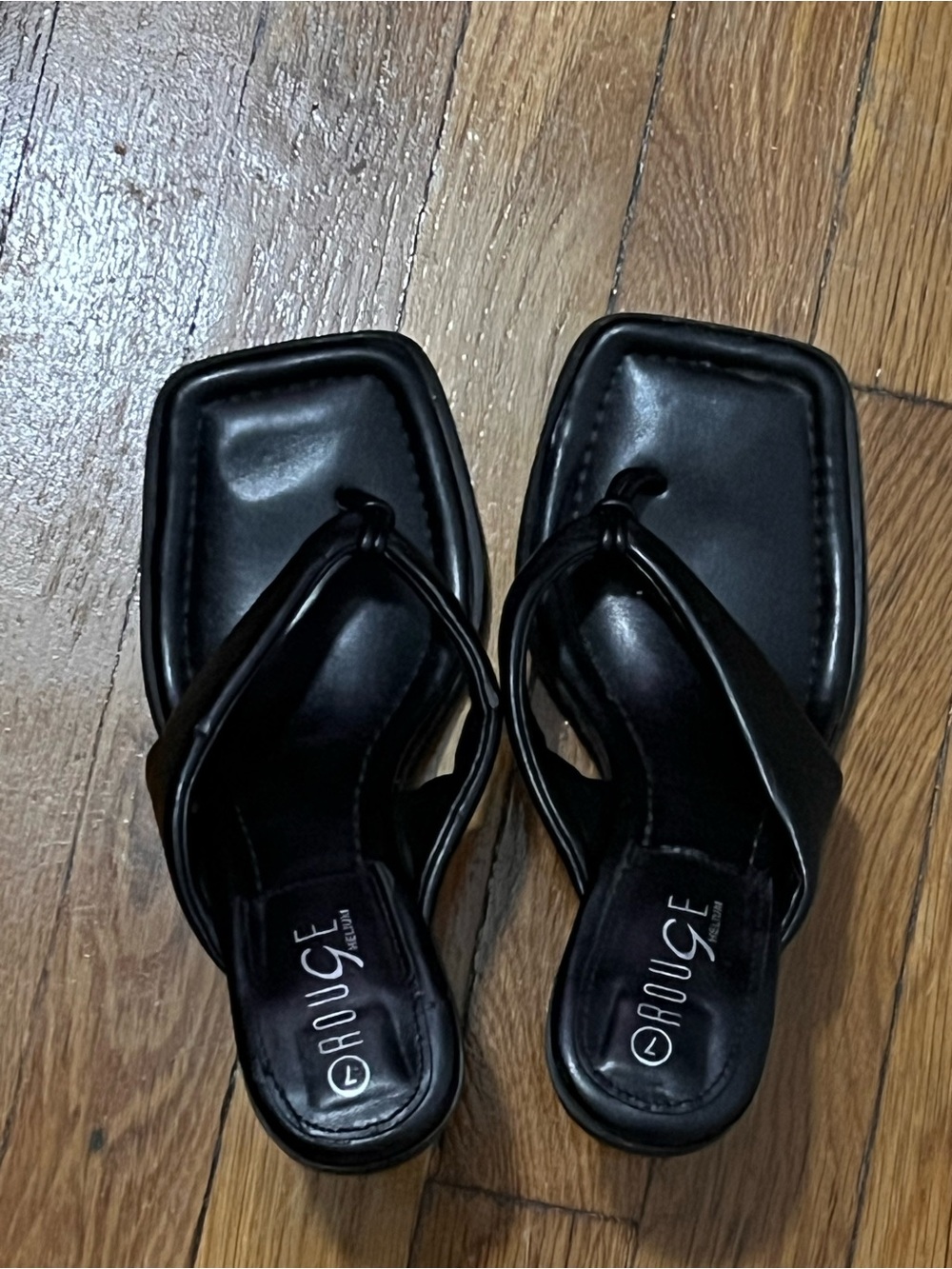 Rouge Helium Black Square-Toe Thong Sandals with Padded Footbed